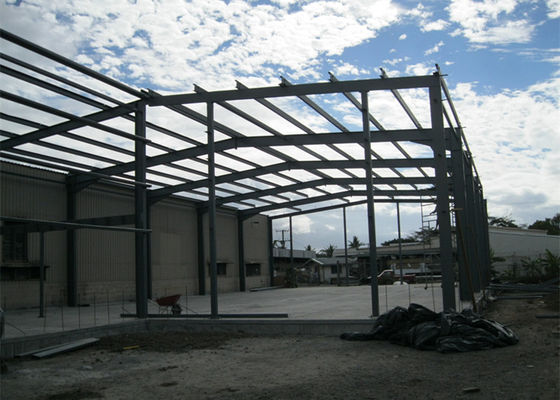 産業鉄骨構造の倉庫の製作のための中二階が付いている安全で、強い鋼鉄フレームワーク