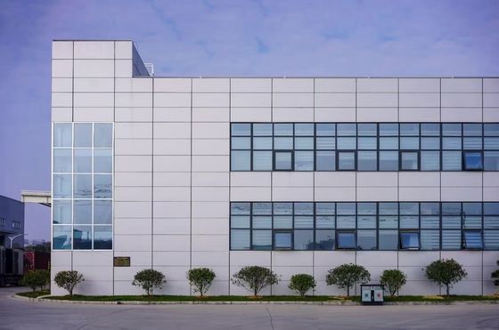 クラッディング1はプレハブの鉄骨構造の研修会の建築プロジェクトのための解決を停止する