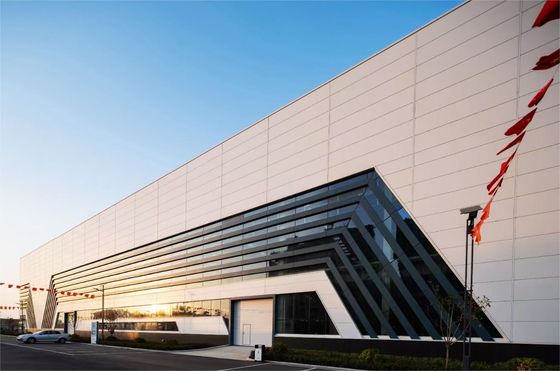 パーソナライズ可能な貯蔵ソリューション 鋼鉄倉庫ビル 空間節約 クリアスパン 建設