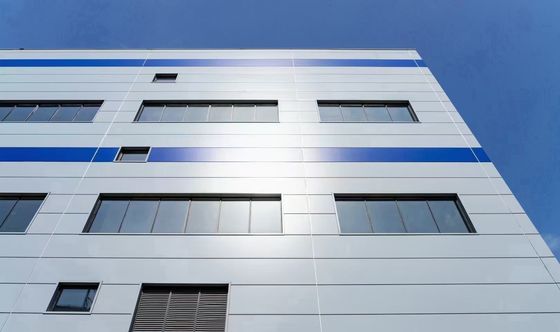 最大限のスペース利用のためにクリアスパンデザインのカスタマイズ可能な鉄筋構造倉庫