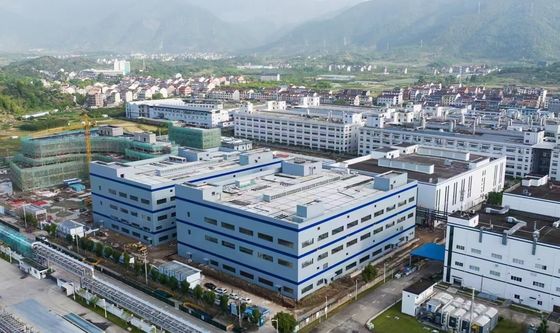 最大限のスペース利用のためにクリアスパンデザインのカスタマイズ可能な鉄筋構造倉庫