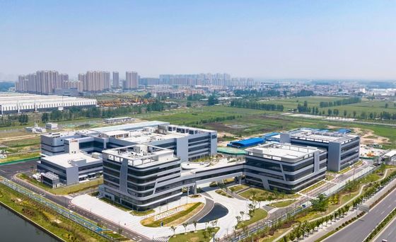 ロールアップドアと防火岩毛コーティングシステムを持つ産業用鉄筋構造倉庫